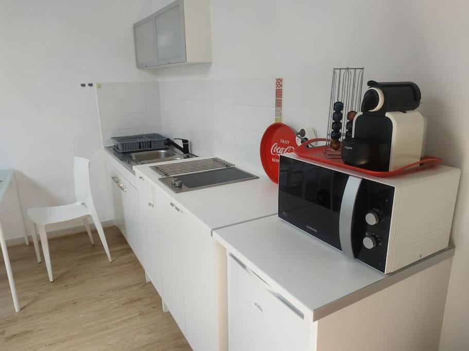 Le Saint-Lazare Appartement Au Calme Intra Muros Avignon Bagian luar foto