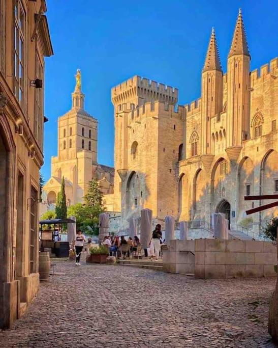 Le Saint-Lazare Appartement Au Calme Intra Muros Avignon Bagian luar foto